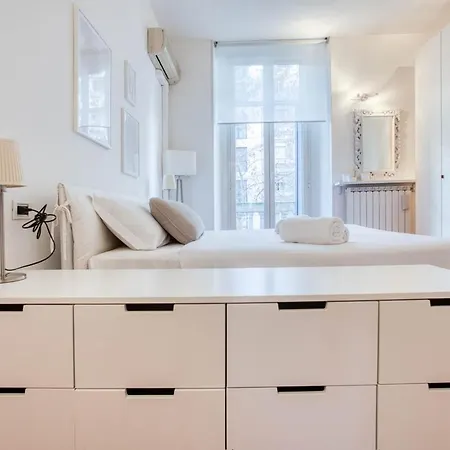 Easylife - - Montenero 10 - Porta Romana Apartment *