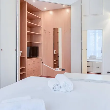 Apartment Easylife - - Montenero 10 - Porta Romana *